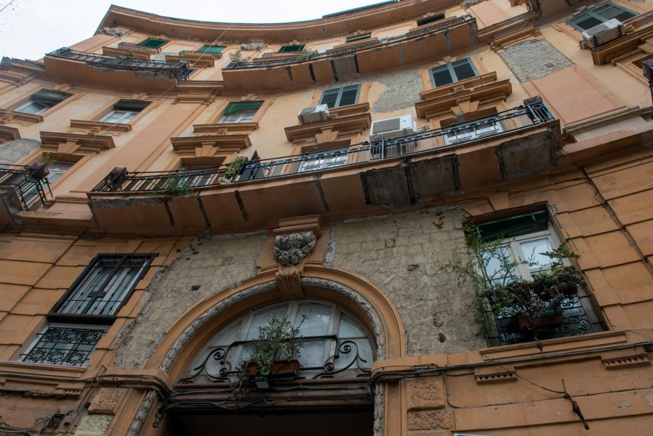 Vivi A Napoli Bed and Breakfast Exteriör bild